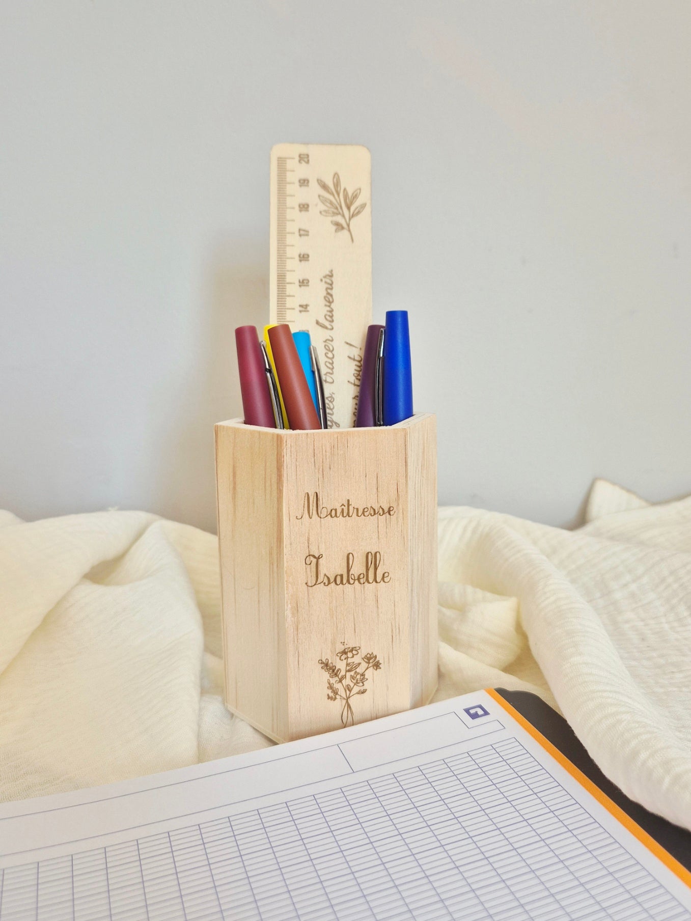 "Jolie fin d'année" - Pot à crayon hexagonal