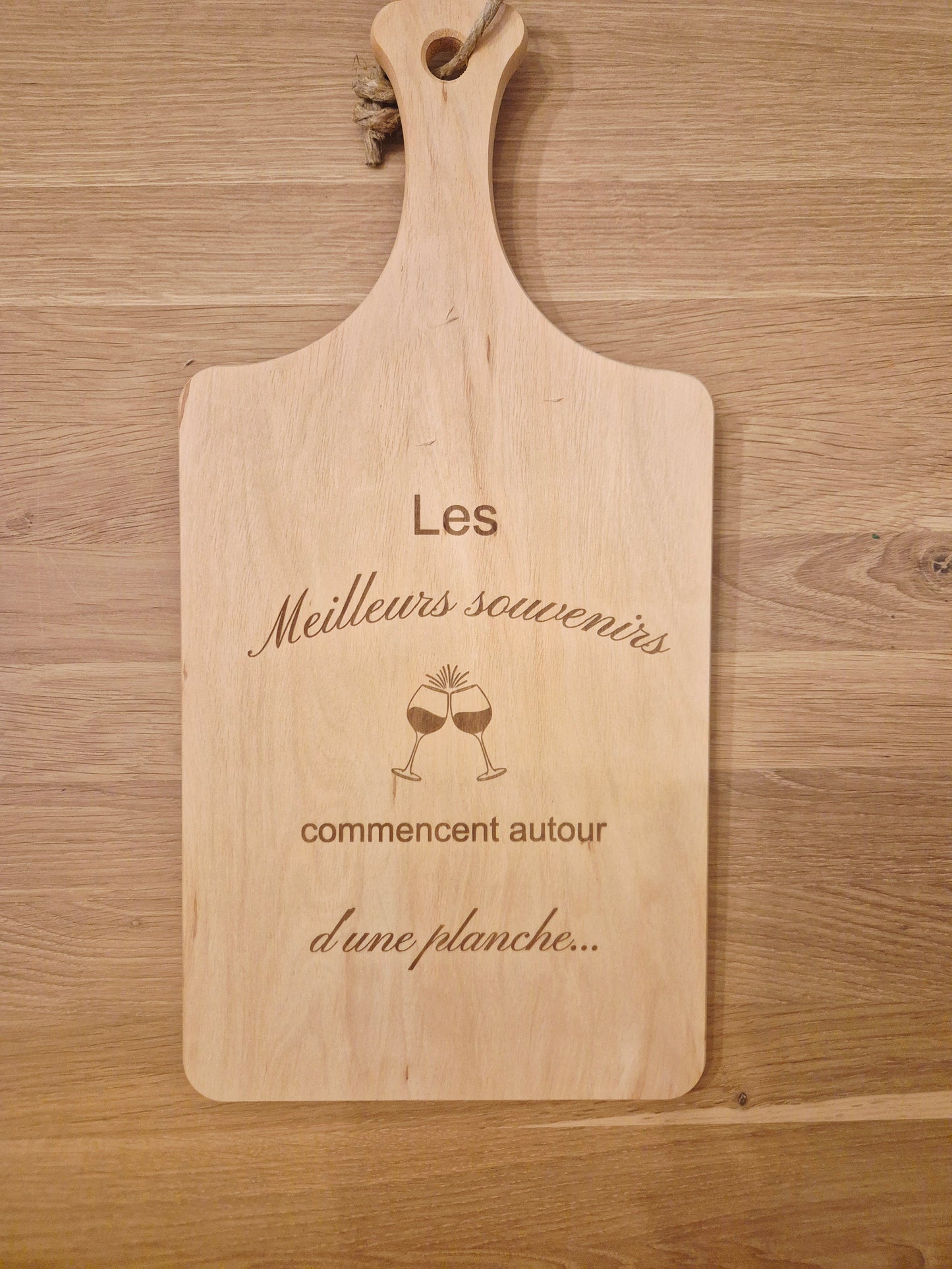 Planche à découper personnalisée en bois d’aulne