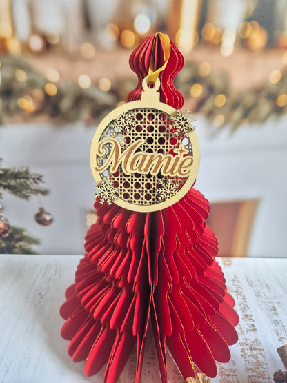 Boule de Noël « Esprit cannage » – Personnalisée, en bois fait main