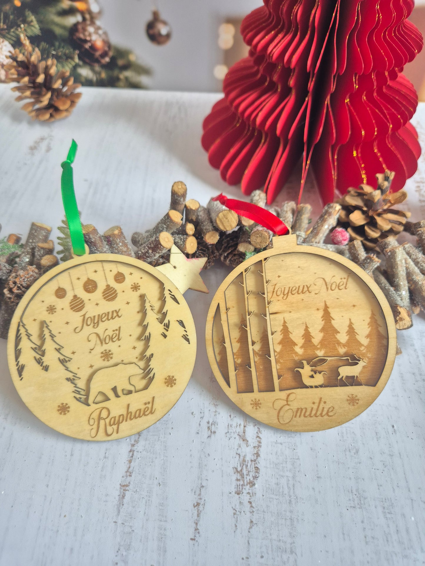 Boule de Noël « Paysage enchanté » – En bois relief, fait main