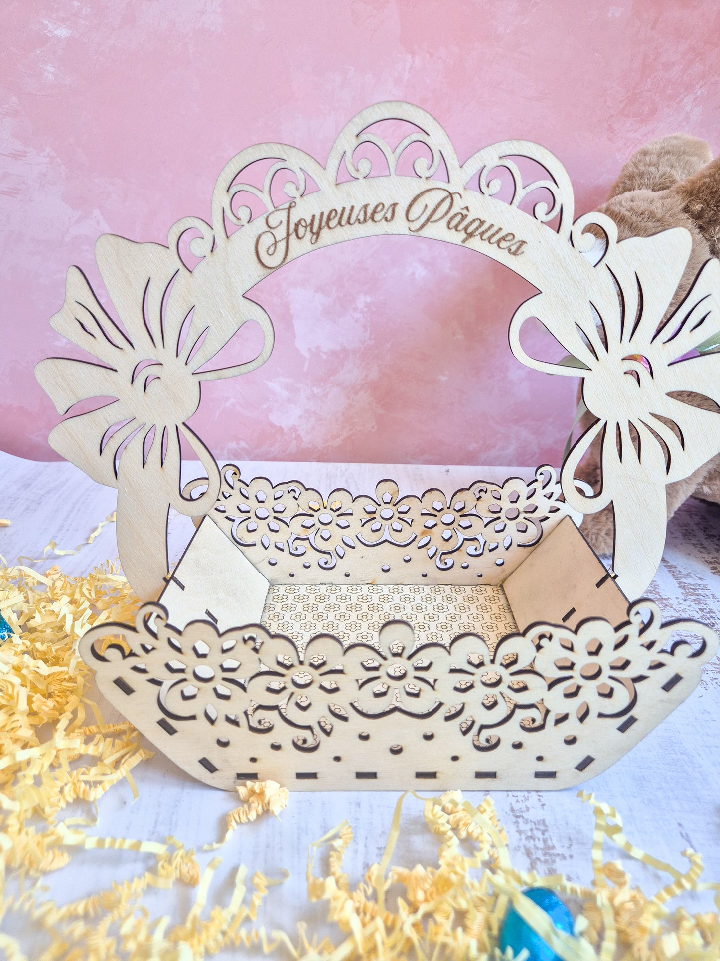 Panier décoratif de Pâques en bois
