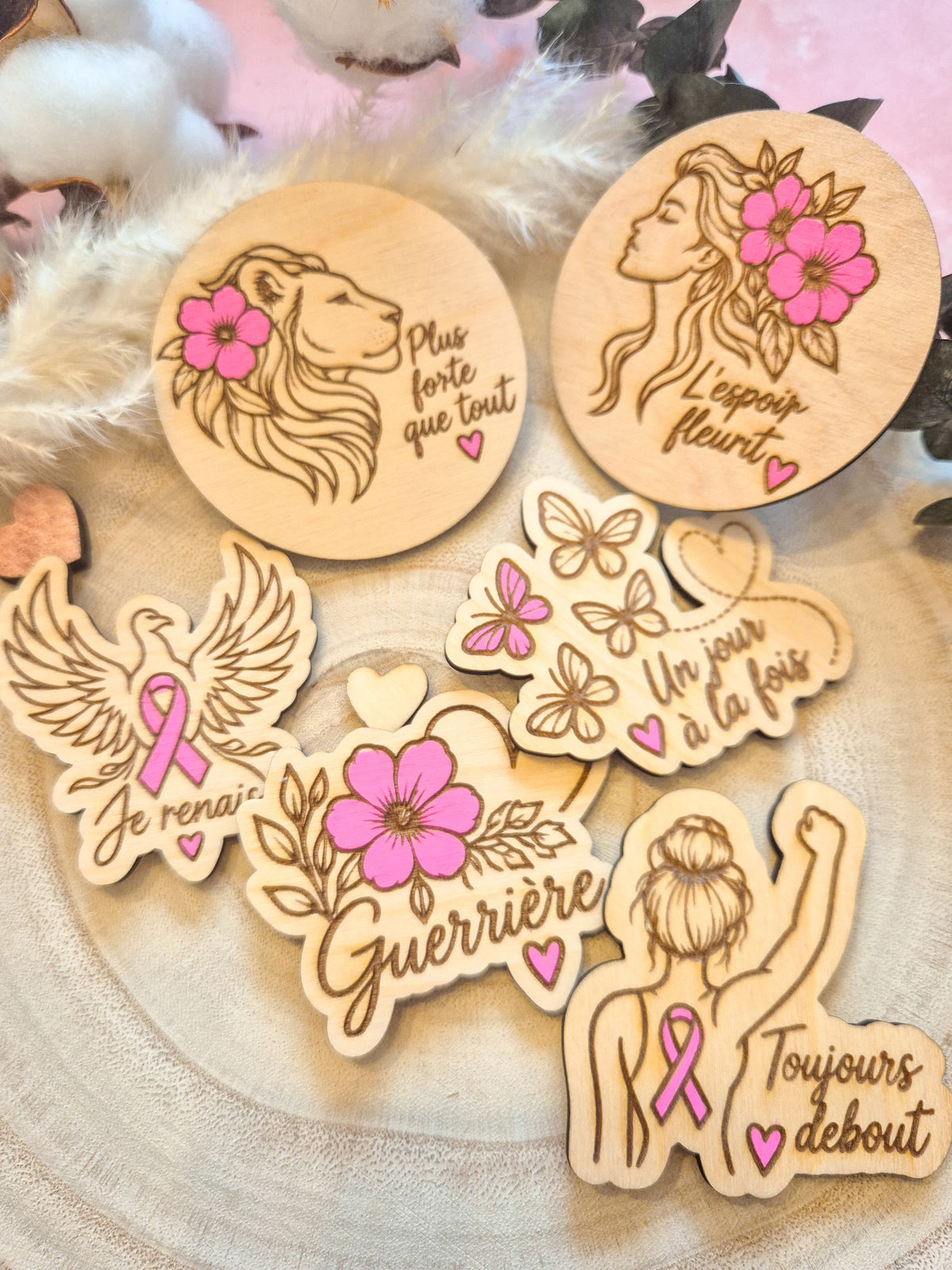 Magnets en bois – Les Guerrières | Collection Octobre Rose